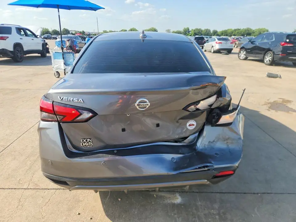 2021 NISSAN VERSA SV  