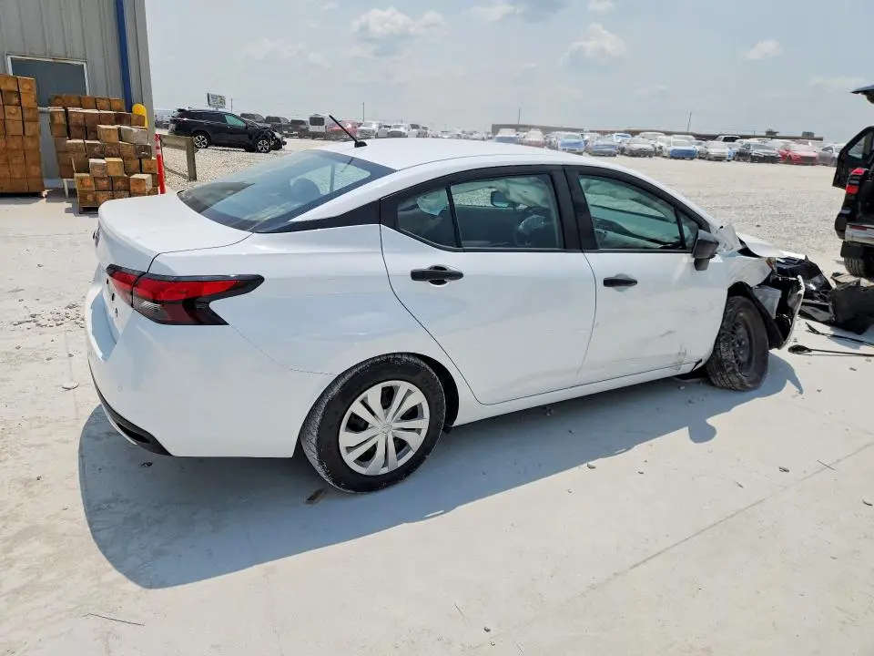 2024 NISSAN VERSA S  
