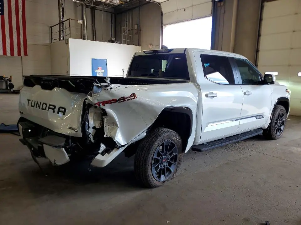 2026 TOYOTA TUNDRA PLATINUM HV  