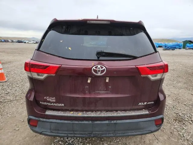 2018 TOYOTA HIGHLANDER SE  