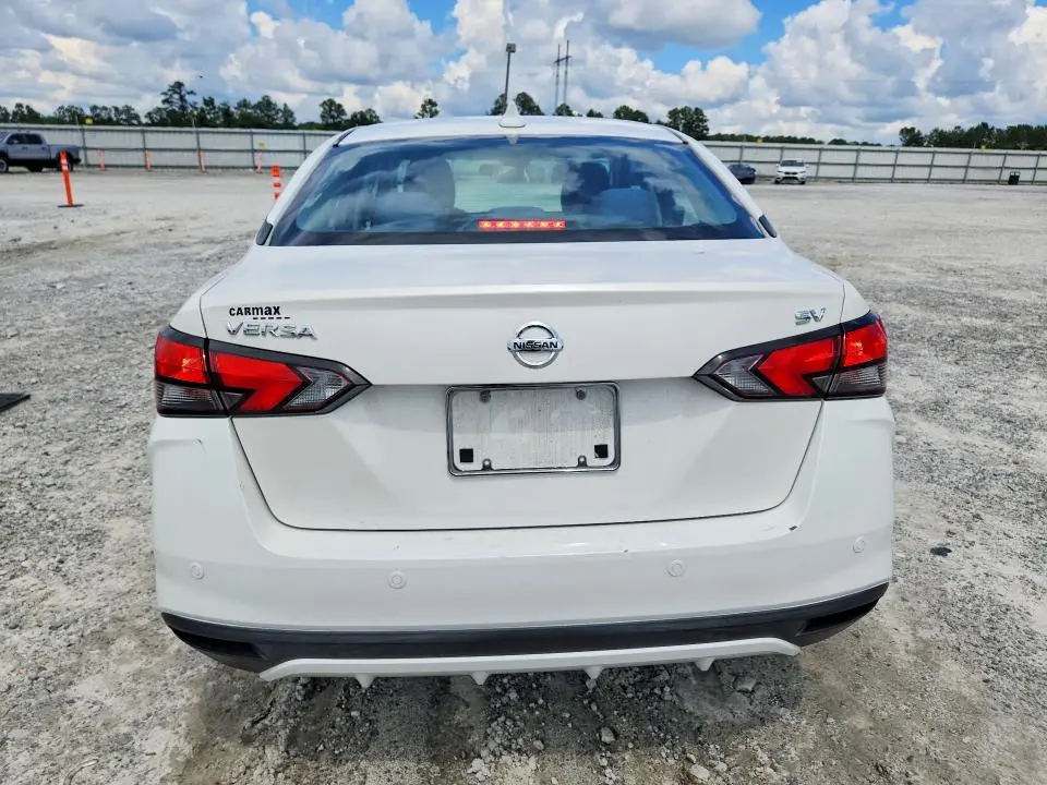 2020 NISSAN VERSA SV  