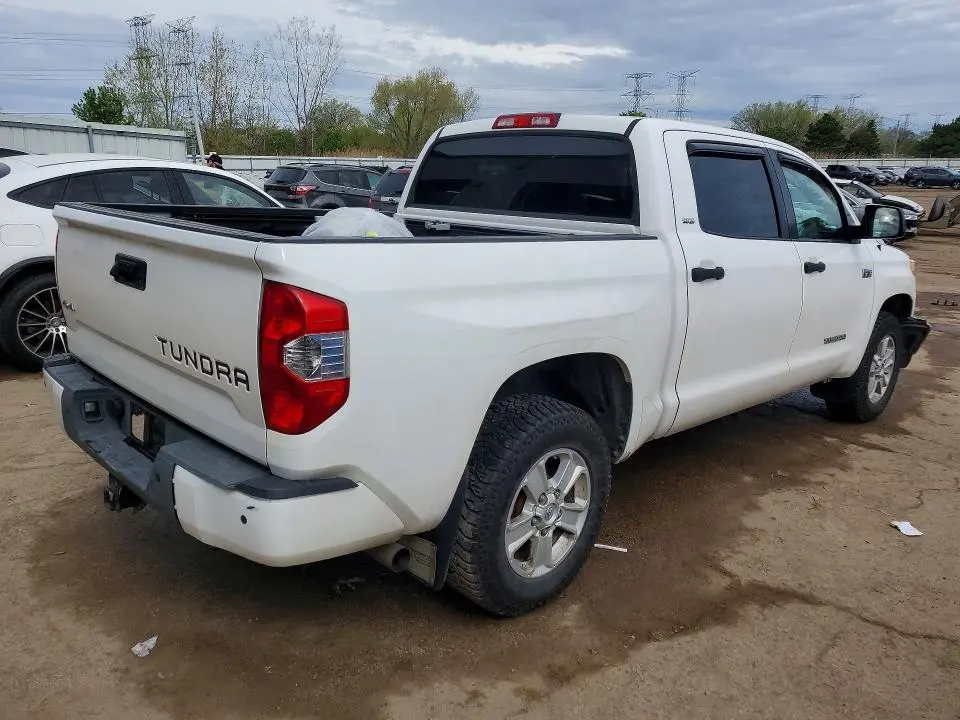 2017 TOYOTA TUNDRA SR5  