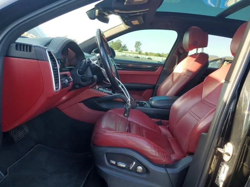 2019 PORSCHE CAYENNE   