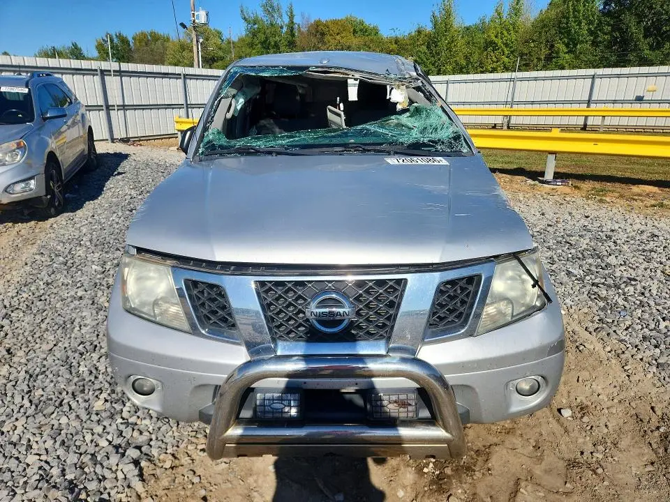 2015 NISSAN FRONTIER S  