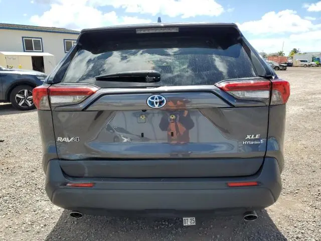 2021 TOYOTA RAV4 XLE  