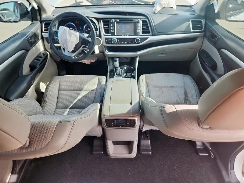 2016 TOYOTA HIGHLANDER LE  
