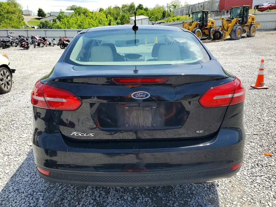 2017 FORD FOCUS SE  