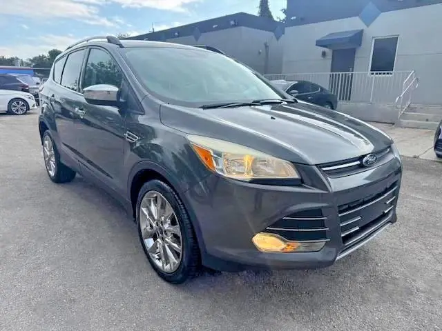 2016 FORD ESCAPE SE  