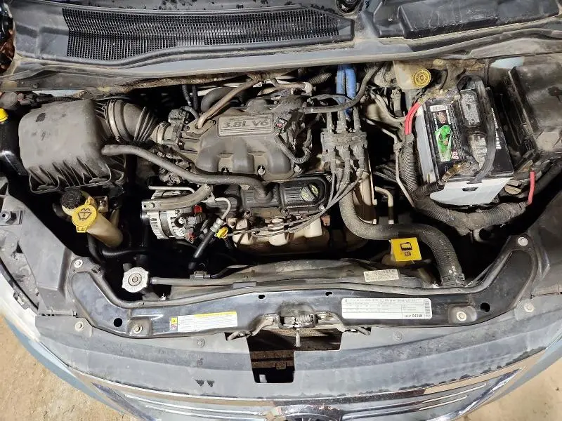 2010 VOLKSWAGEN ROUTAN SE  