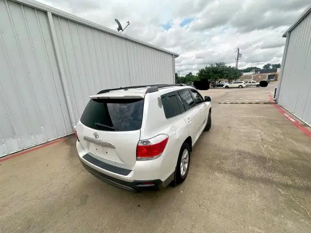 2012 TOYOTA HIGHLANDER SE