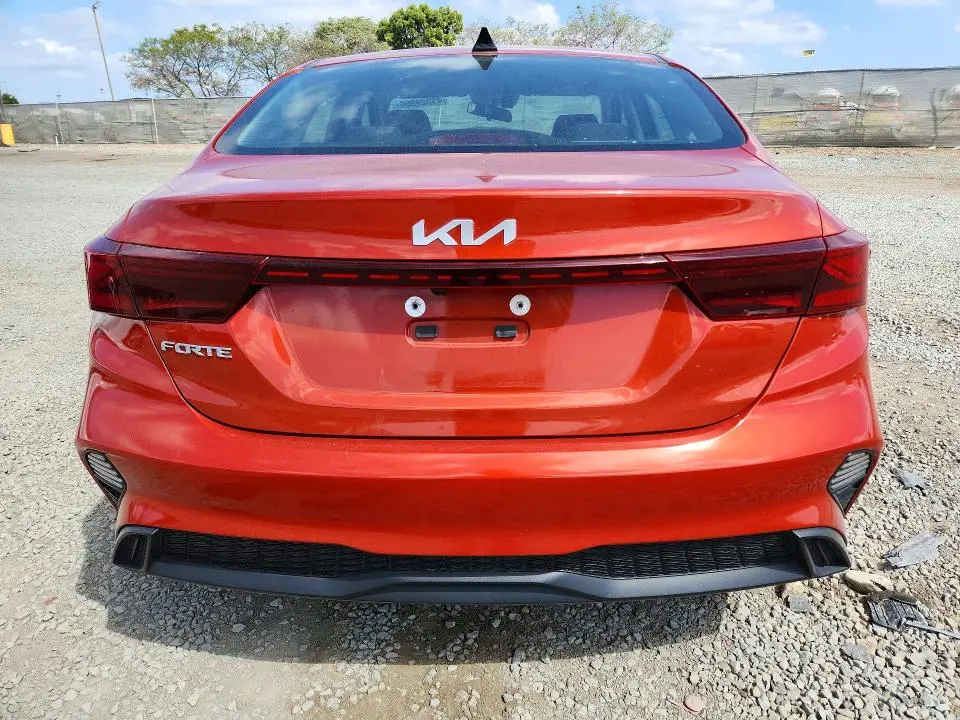2022 KIA FORTE LXS  