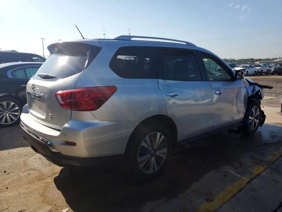 2018 NISSAN PATHFINDER SV  