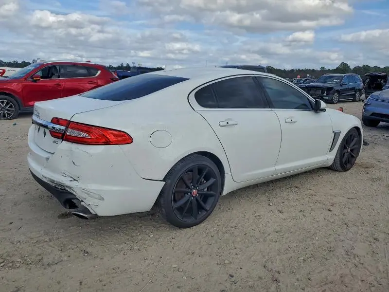 2015 JAGUAR XF 3.0 SPORT  