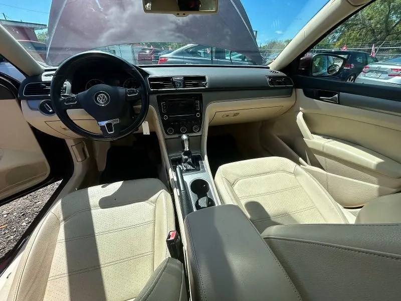 2014 VOLKSWAGEN PASSAT SE  