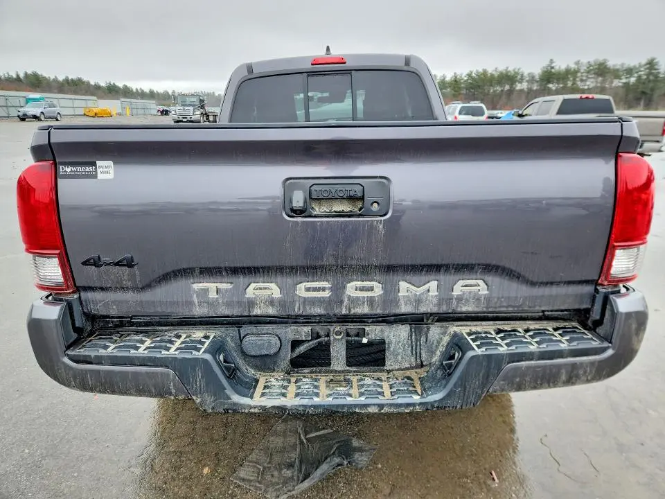 2022 TOYOTA TACOMA SR  