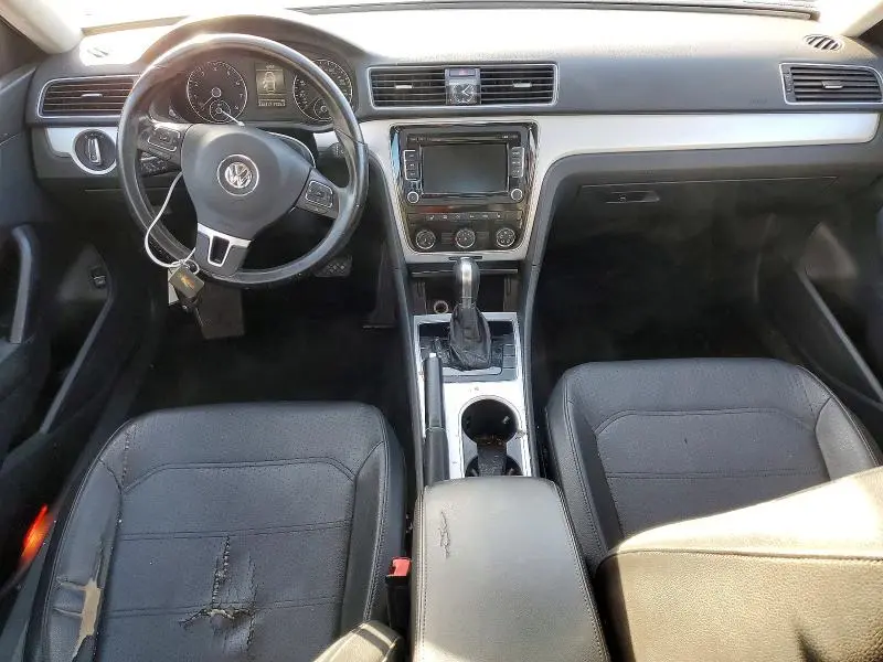 2013 VOLKSWAGEN PASSAT SE  