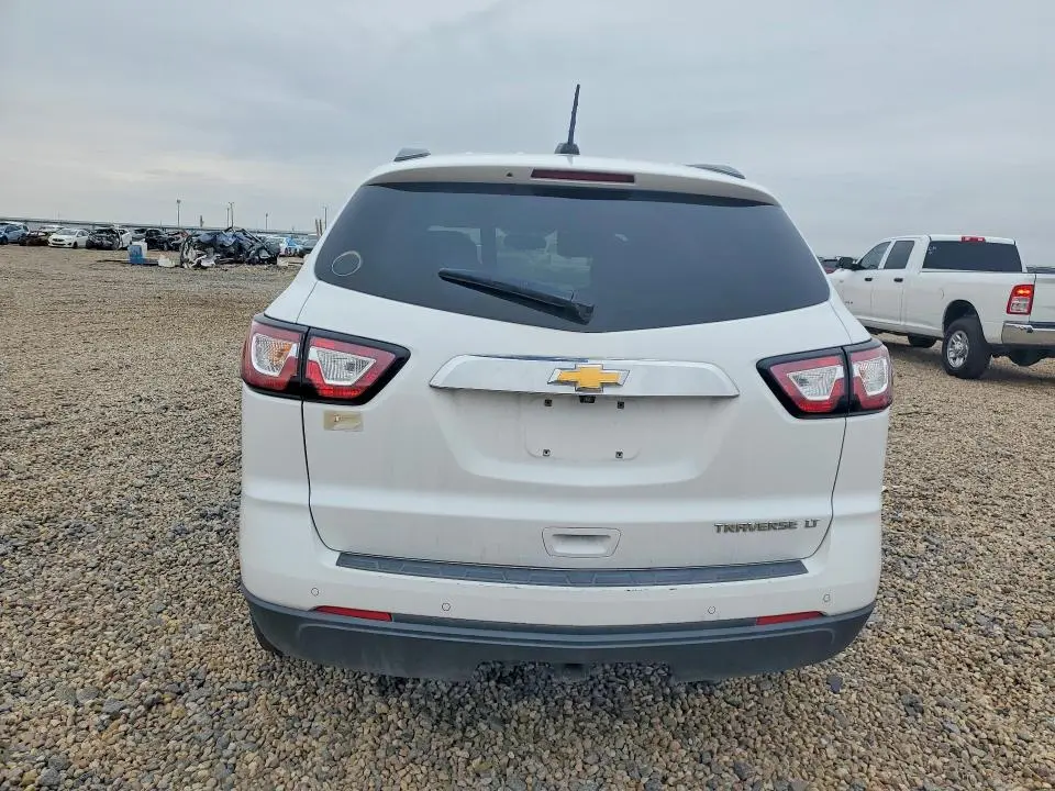 2016 CHEVROLET TRAVERSE LT  