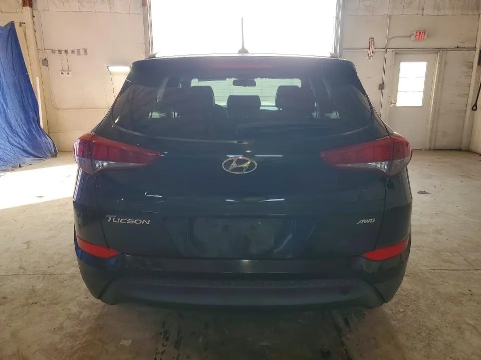 2017 HYUNDAI TUCSON SE  