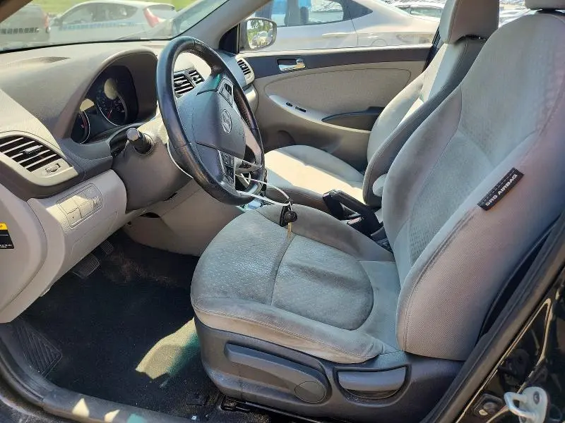 2012 HYUNDAI ACCENT SE  