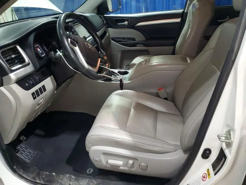 2019 TOYOTA HIGHLANDER XLE  