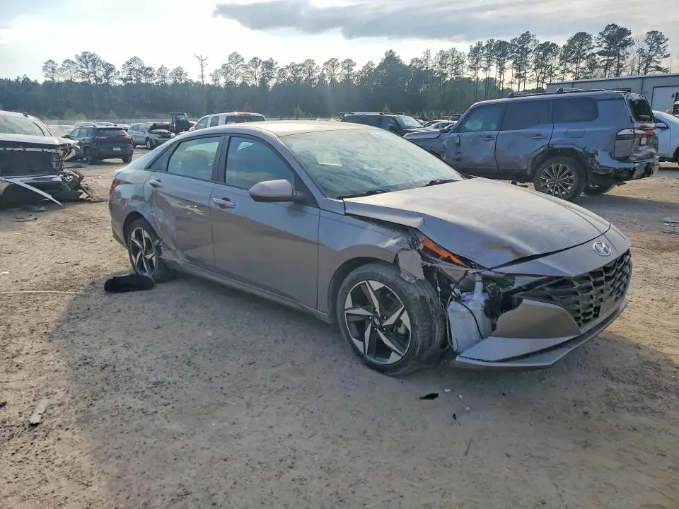 2023 HYUNDAI ELANTRA   