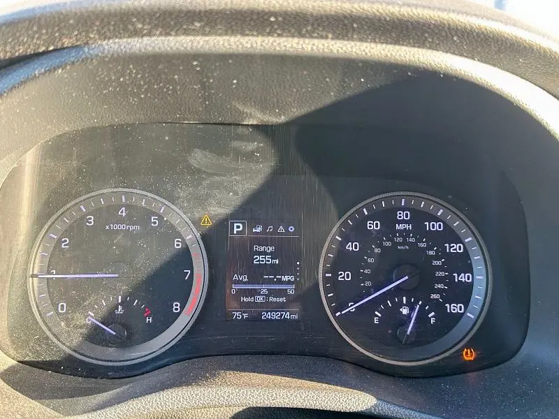 2016 HYUNDAI TUCSON SE  