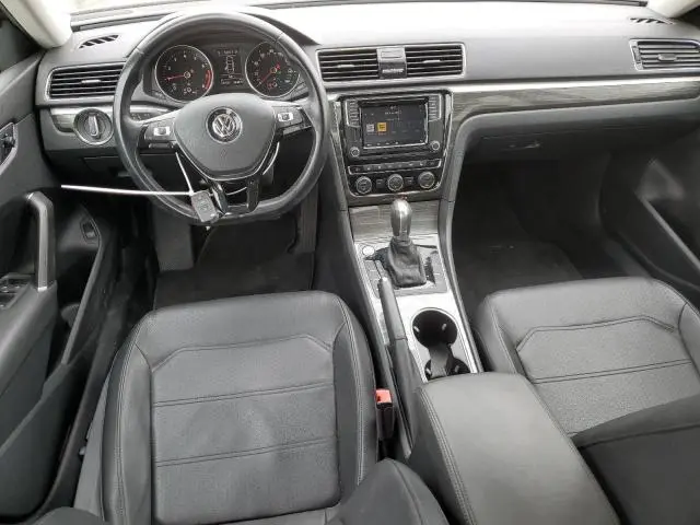 2018 VOLKSWAGEN PASSAT SE  