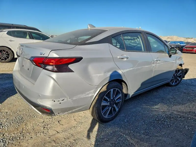 2023 NISSAN VERSA SV  