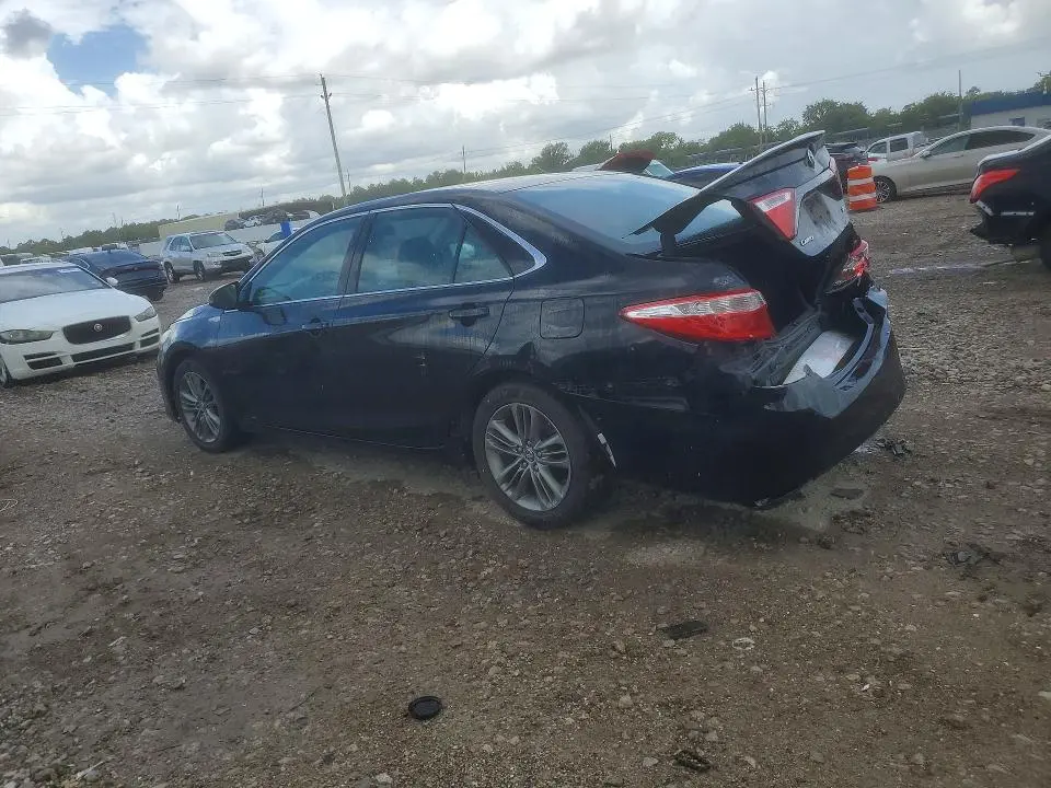 2015 TOYOTA CAMRY SE  
