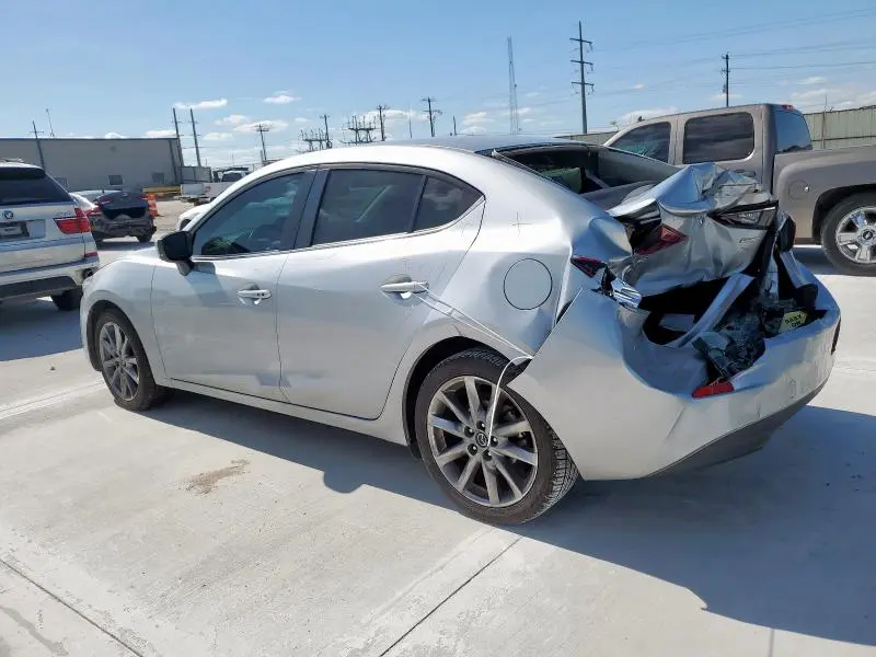 2018 MAZDA 3 TOURING  