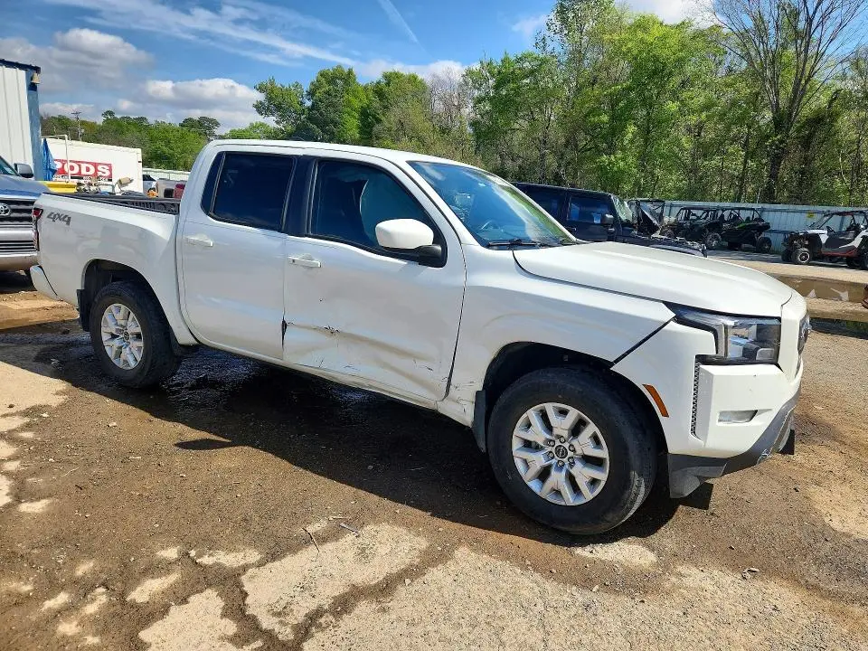 2023 NISSAN FRONTIER SV  