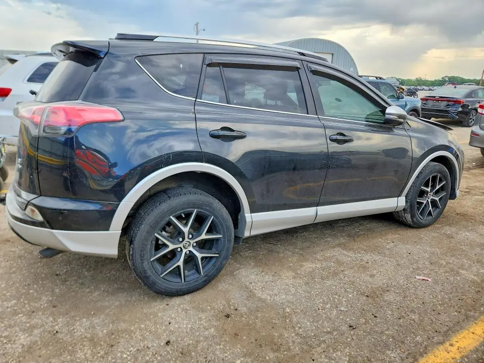 2016 TOYOTA RAV4 SE  