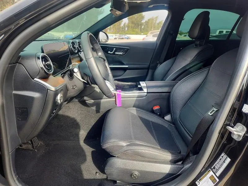 2025 MERCEDES-BENZ C 300  