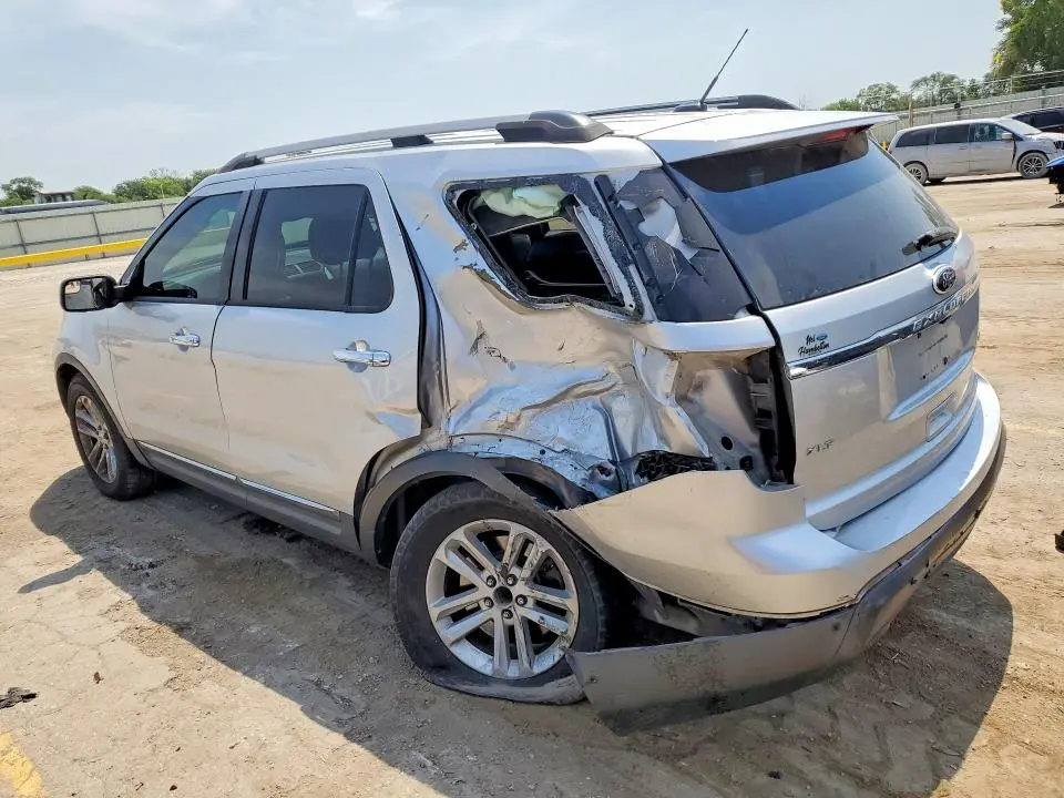 2015 FORD EXPLORER XLT  