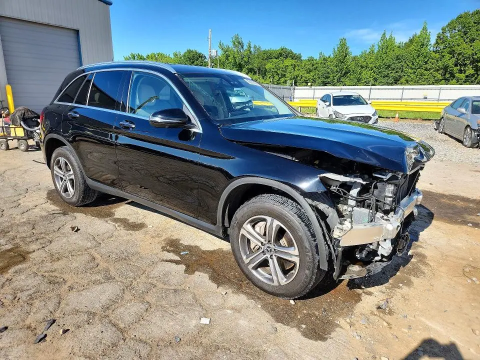 2022 MERCEDES-BENZ GLC 300  
