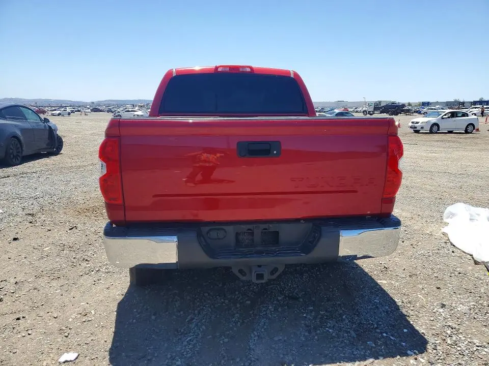 2018 TOYOTA TUNDRA CREWMAX SR5  