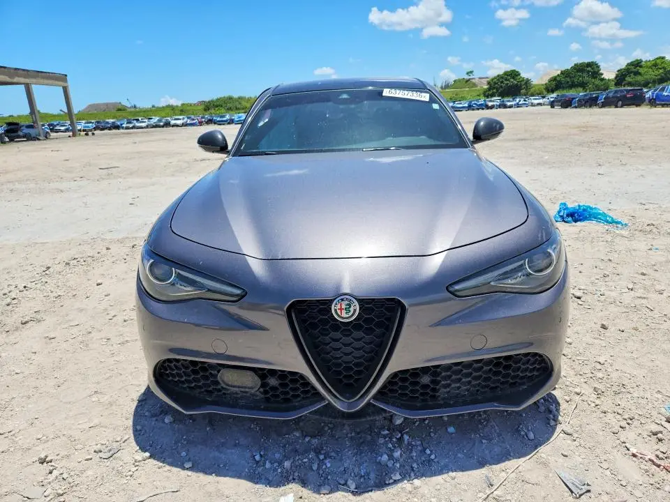 2020 ALFA ROMEO GIULIA TI  