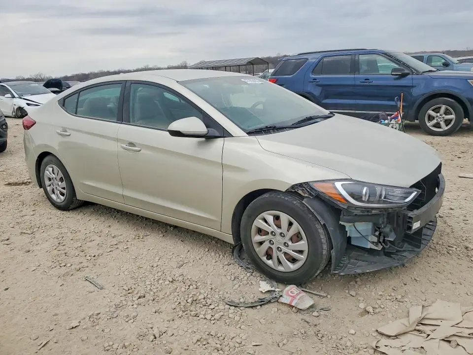 2018 HYUNDAI ELANTRA SE  