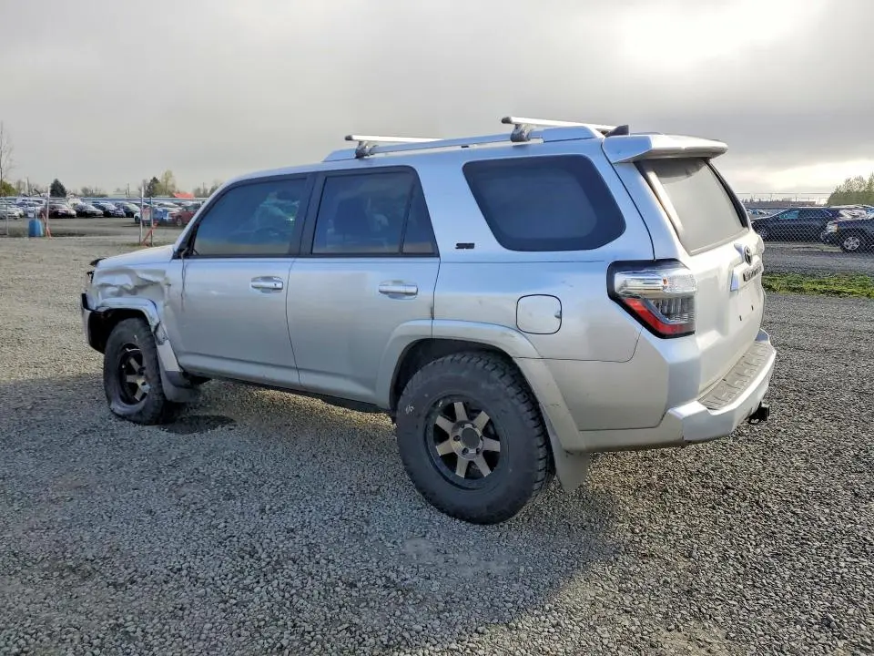 2018 TOYOTA 4RUNNER SR5  