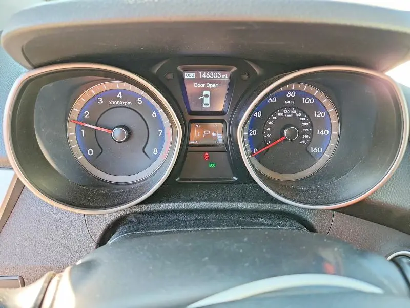 2013 HYUNDAI ELENTRA   