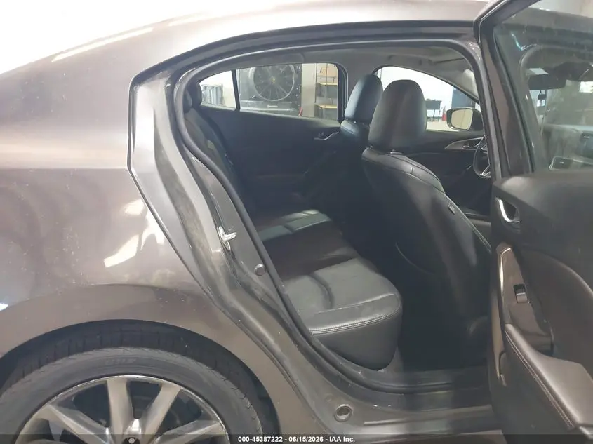 2018 MAZDA MAZDA3 TOURING