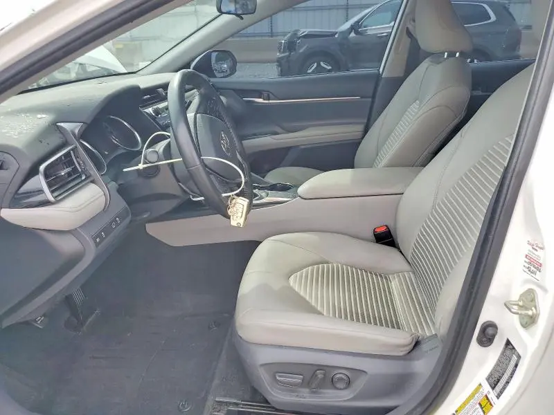 2019 TOYOTA CAMRY SE  