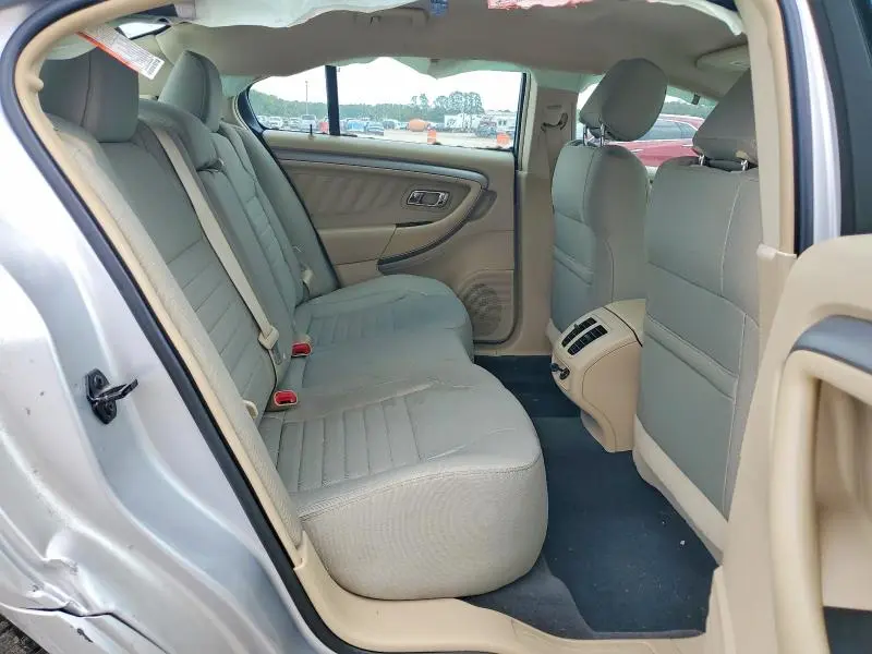 2016 FORD TAURUS SE  