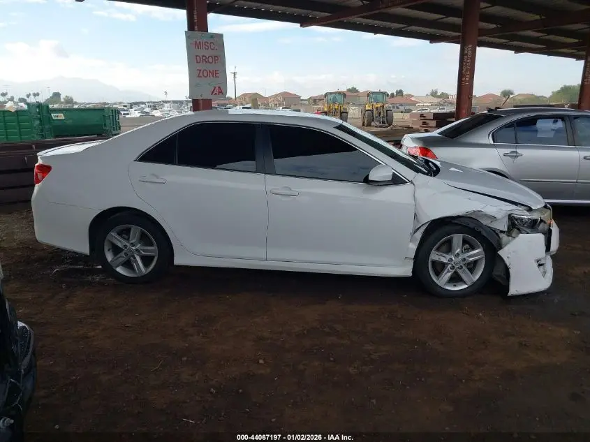 2014 TOYOTA CAMRY SE