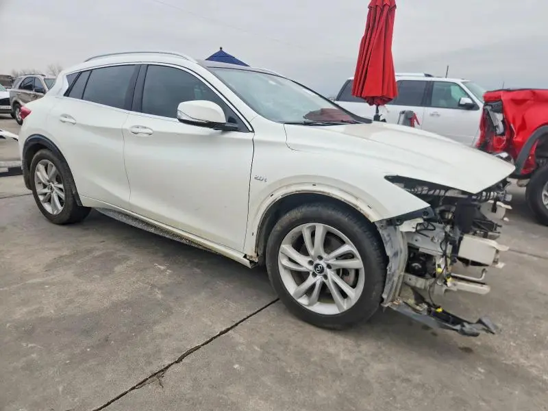 2018 INFINITI QX30 BASE  