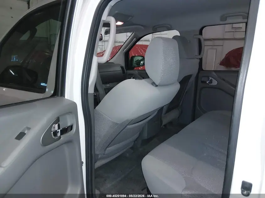2011 NISSAN FRONTIER SV