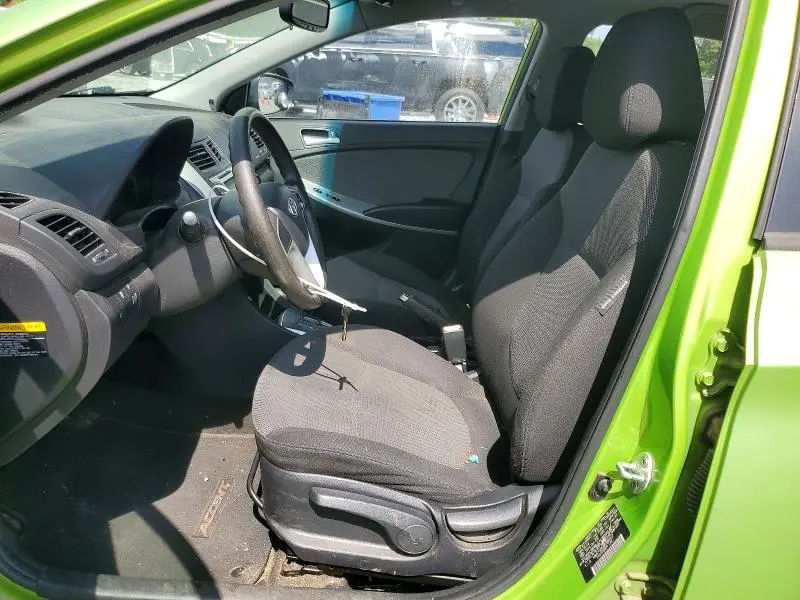 2013 HYUNDAI ACCENT GS  