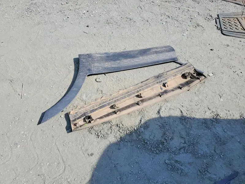 2018 HYUNDAI SANTA FE SE  