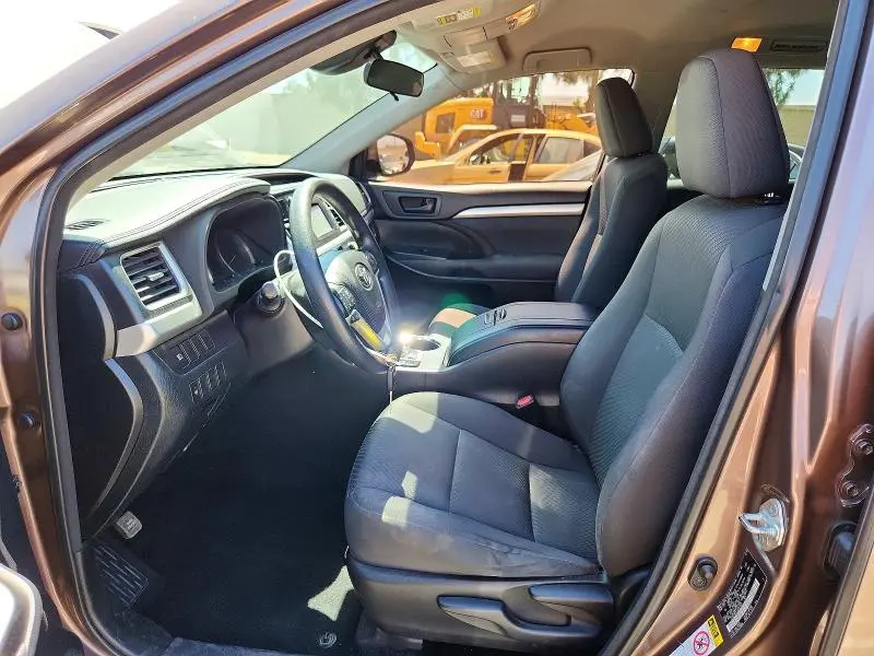 2018 TOYOTA HIGHLANDER LE  