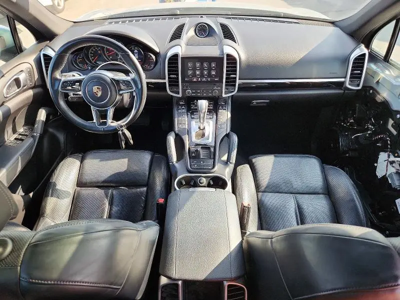 2017 PORSCHE CAYENNE   